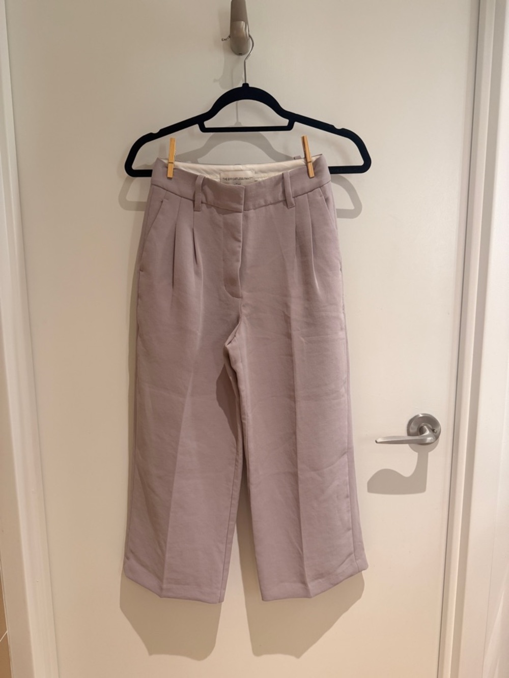 Aritzia - Light Lavender Effortless Crop Pant - Size 0